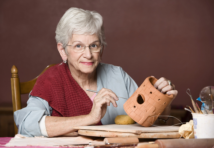 Companion care at home keeps seniors engaged with fun spring activities